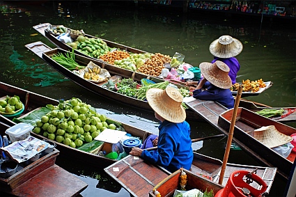 Schwimmender Markt in Thailand